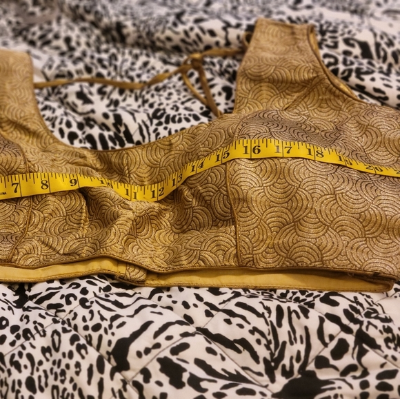 Sari - Picture 13 of 16